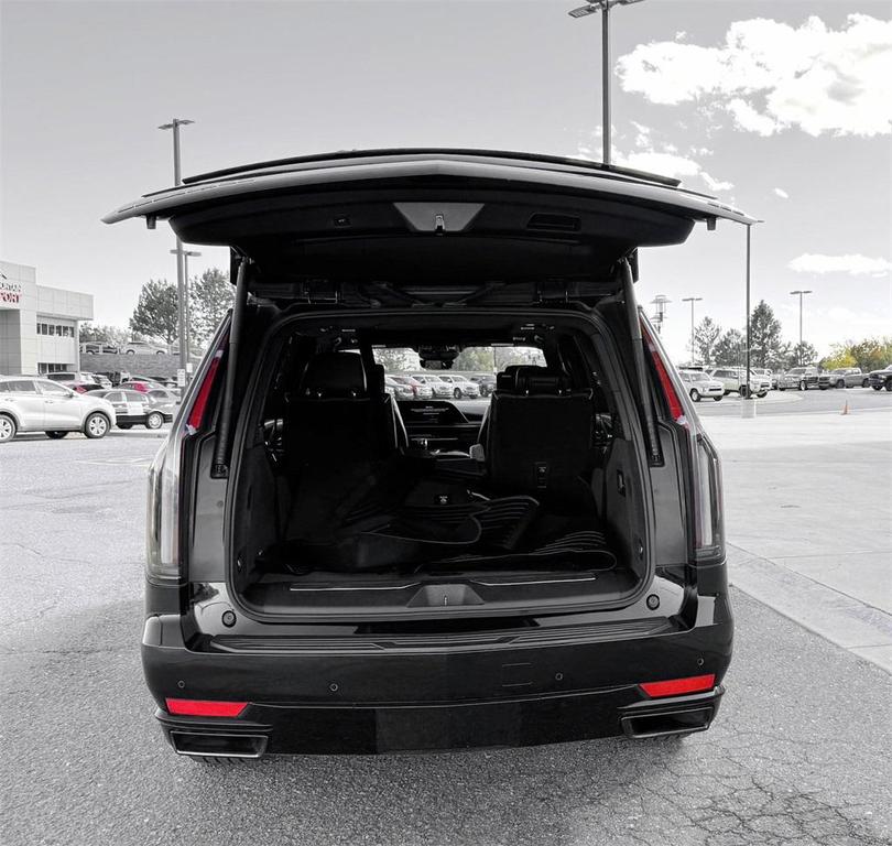 used 2022 Cadillac Escalade car, priced at $69,998