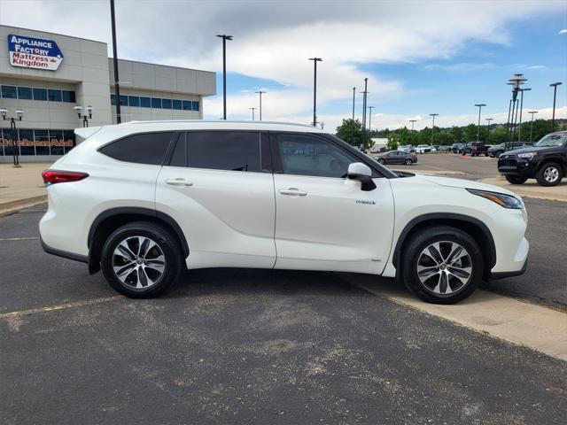 used 2021 Toyota Highlander Hybrid car, priced at $41,999