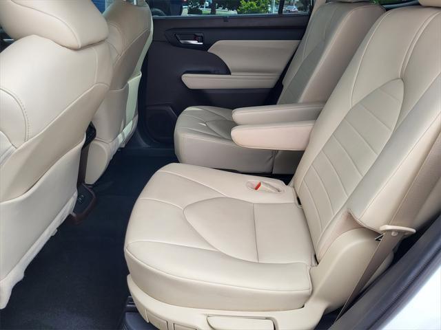 used 2021 Toyota Highlander Hybrid car, priced at $41,999