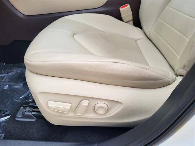 used 2021 Toyota Highlander Hybrid car, priced at $41,999