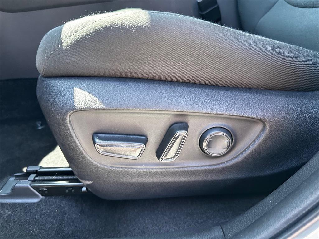 used 2022 Toyota RAV4 Hybrid car, priced at $31,798