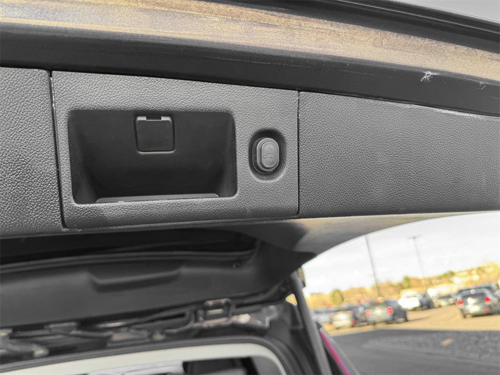 used 2017 Cadillac Escalade car, priced at $25,998