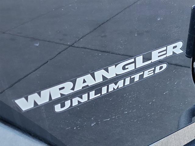 used 2013 Jeep Wrangler Unlimited car, priced at $17,998