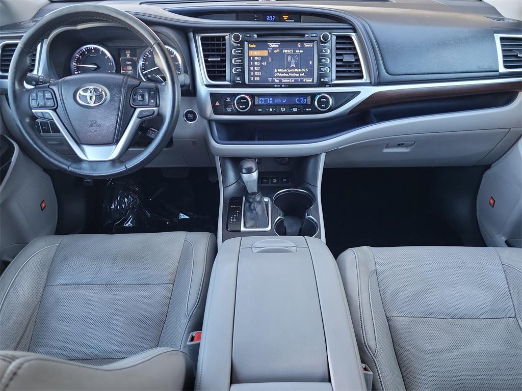 used 2014 Toyota Highlander car, priced at $15,998