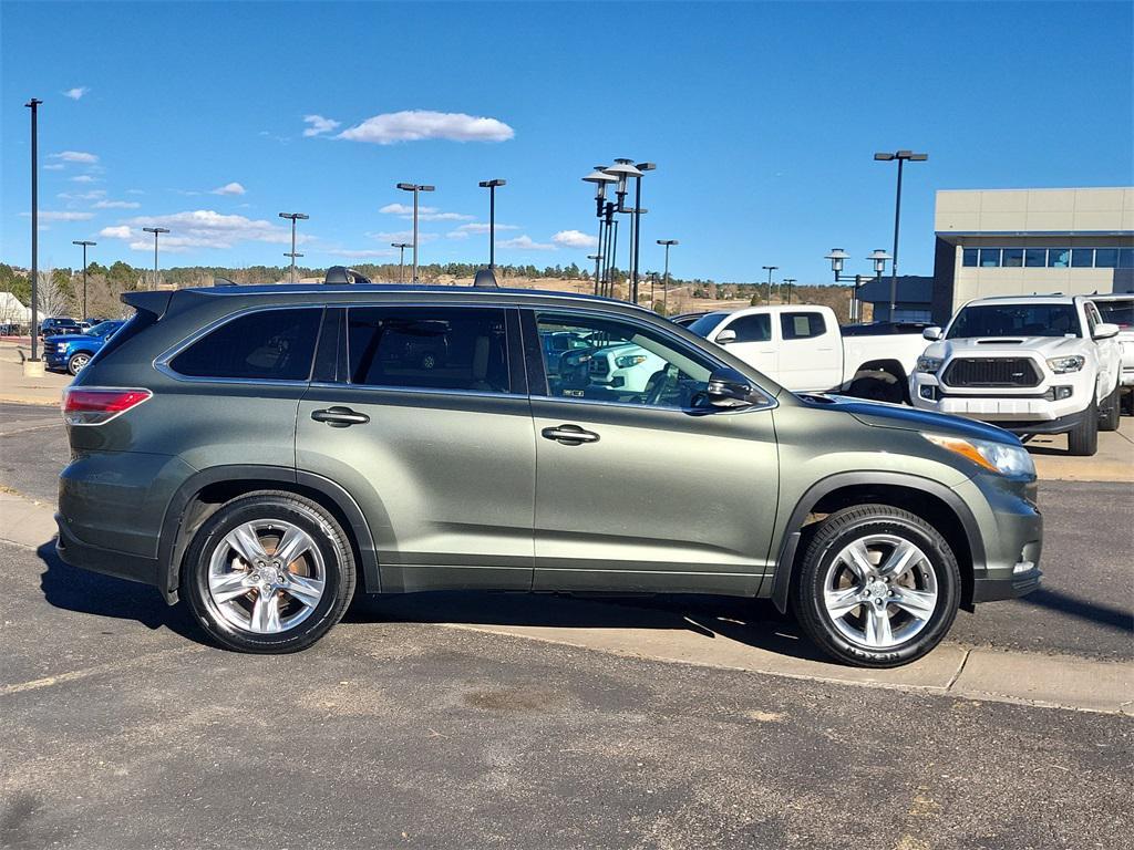 used 2014 Toyota Highlander car, priced at $15,998