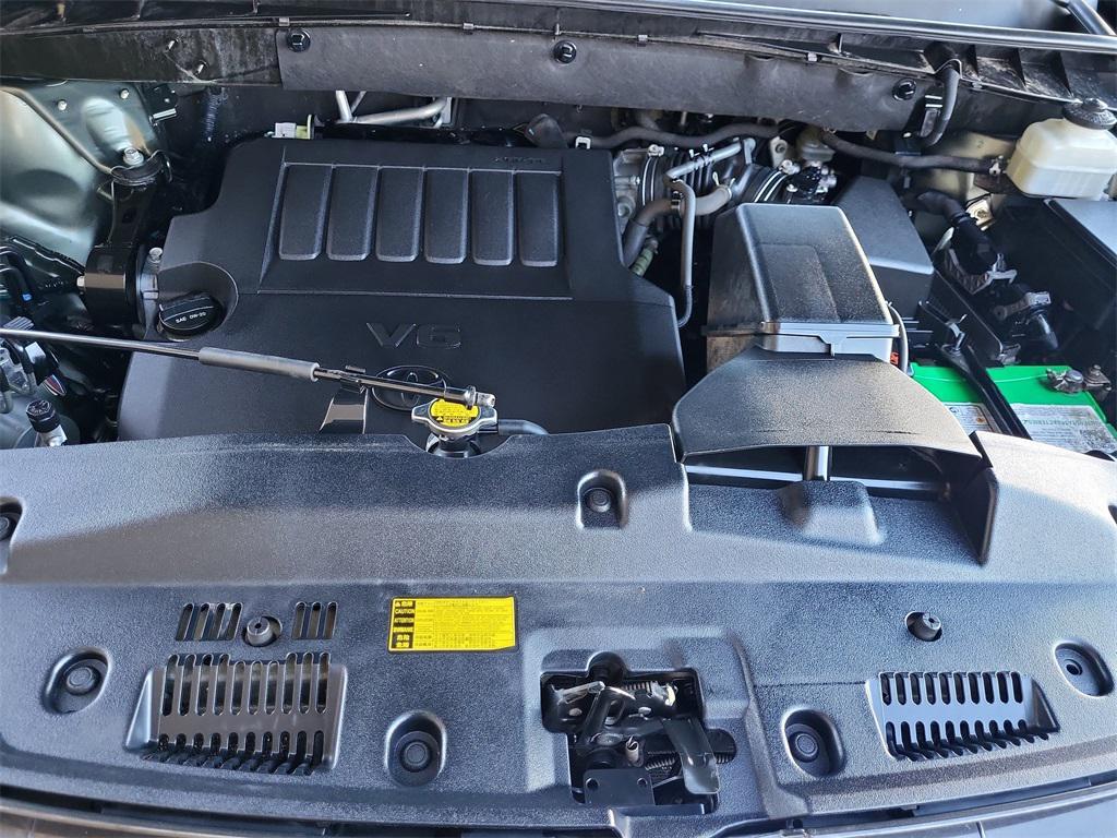 used 2014 Toyota Highlander car, priced at $15,998