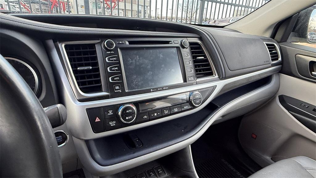 used 2019 Toyota Highlander car, priced at $32,599