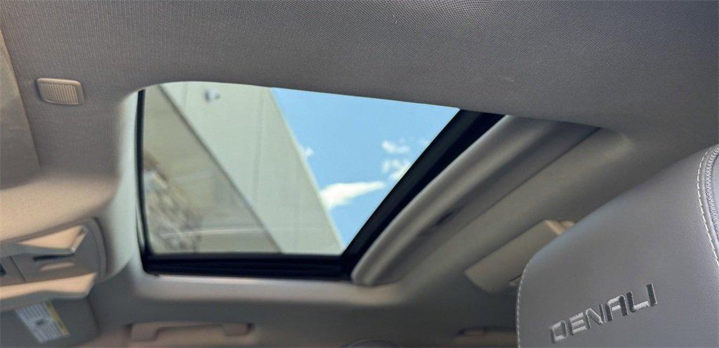 used 2017 GMC Yukon car, priced at $29,998