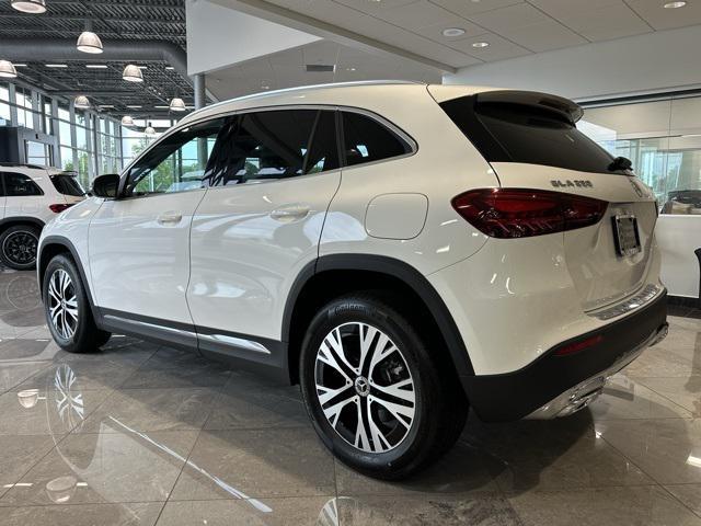 new 2025 Mercedes-Benz GLA 250 car, priced at $44,250