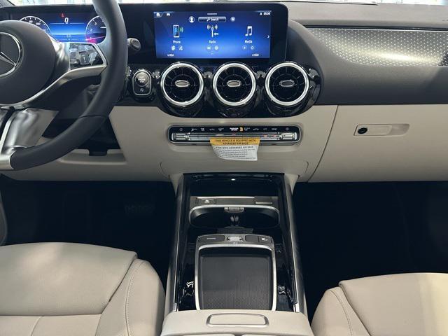 new 2025 Mercedes-Benz GLA 250 car, priced at $44,250