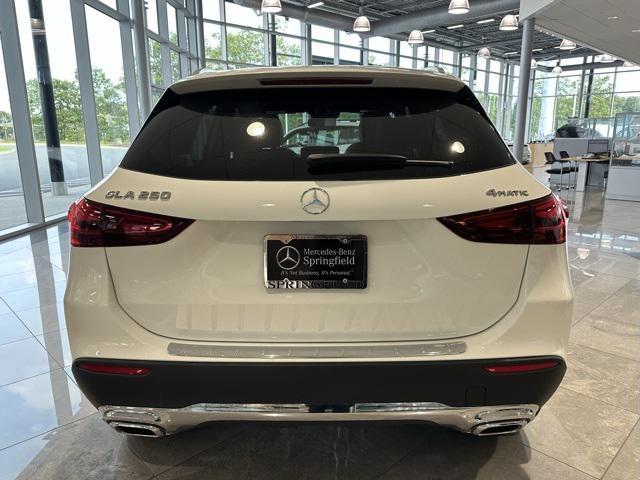 new 2025 Mercedes-Benz GLA 250 car, priced at $44,250