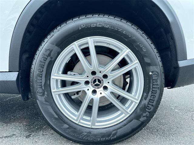 new 2025 Mercedes-Benz GLC 300 car, priced at $54,600