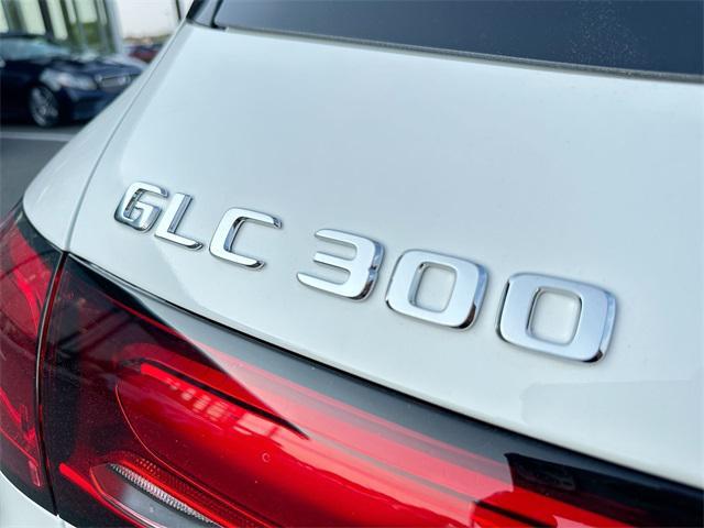 new 2025 Mercedes-Benz GLC 300 car, priced at $59,350