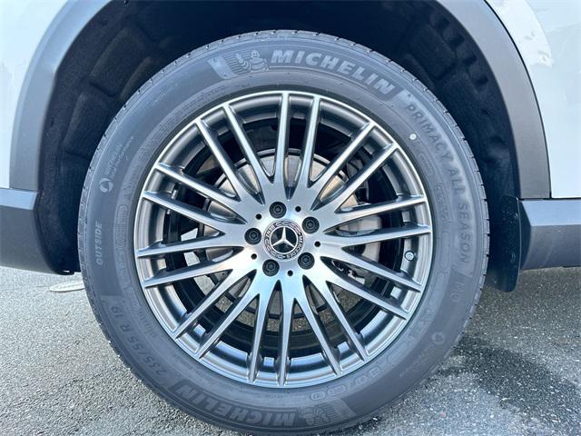new 2025 Mercedes-Benz GLC 300 car, priced at $59,350