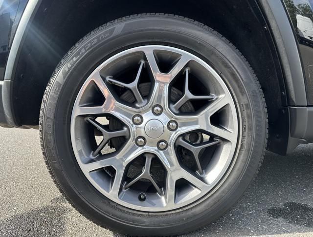 used 2022 Jeep Grand Cherokee car, priced at $25,786