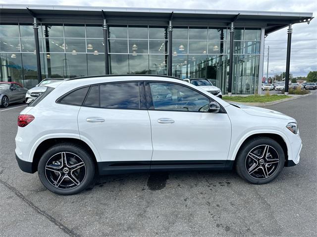 new 2025 Mercedes-Benz GLA 250 car, priced at $52,125