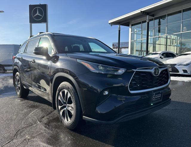 used 2022 Toyota Highlander car, priced at $36,665