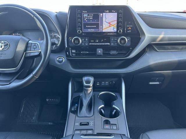 used 2022 Toyota Highlander car, priced at $36,665