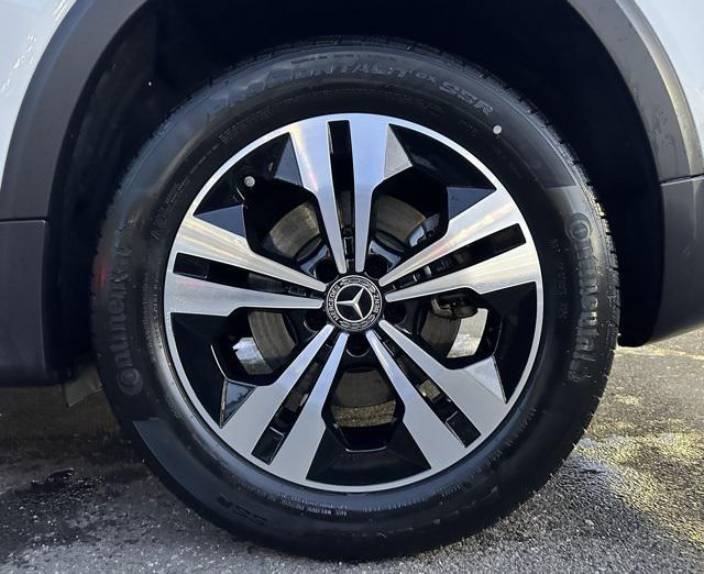 used 2025 Mercedes-Benz GLB 250 car, priced at $40,998