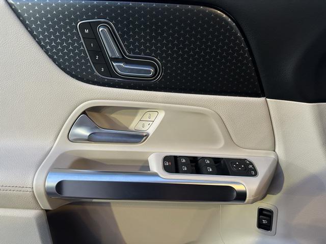 used 2025 Mercedes-Benz GLB 250 car, priced at $40,998