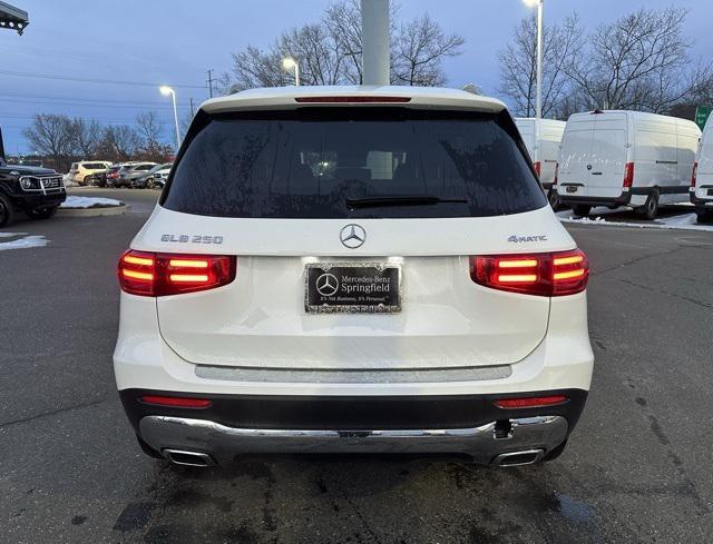 used 2025 Mercedes-Benz GLB 250 car, priced at $40,998