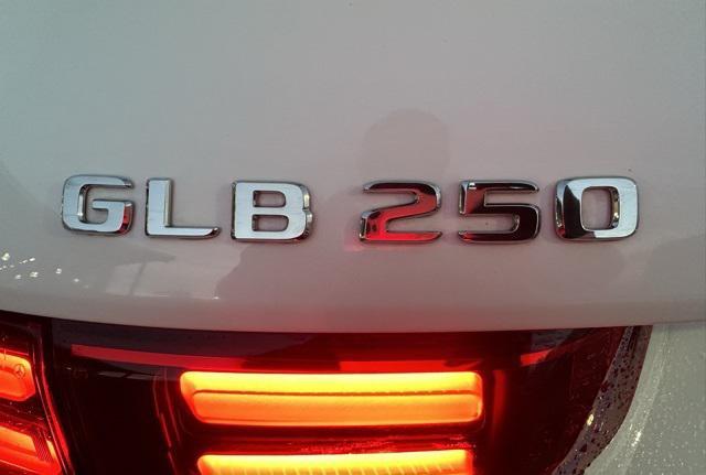 used 2025 Mercedes-Benz GLB 250 car, priced at $40,998