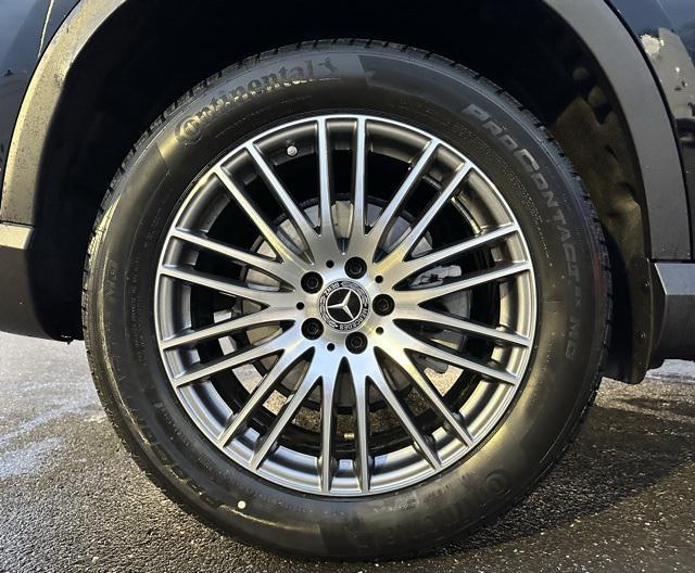 new 2026 Mercedes-Benz GLC 300 car, priced at $55,000