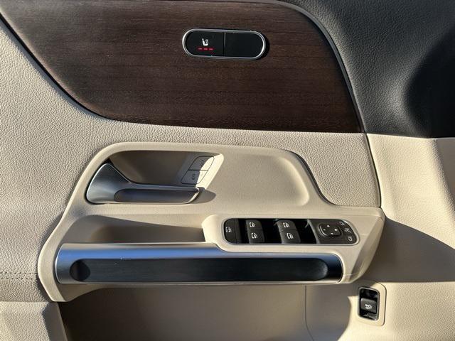 used 2022 Mercedes-Benz GLB 250 car, priced at $28,399