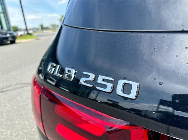 new 2024 Mercedes-Benz GLB 250 car, priced at $54,510