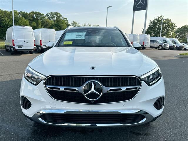 new 2025 Mercedes-Benz GLC 300 car, priced at $59,350