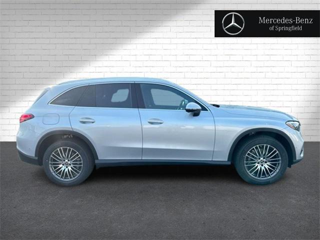 new 2025 Mercedes-Benz GLC 300 car, priced at $56,175