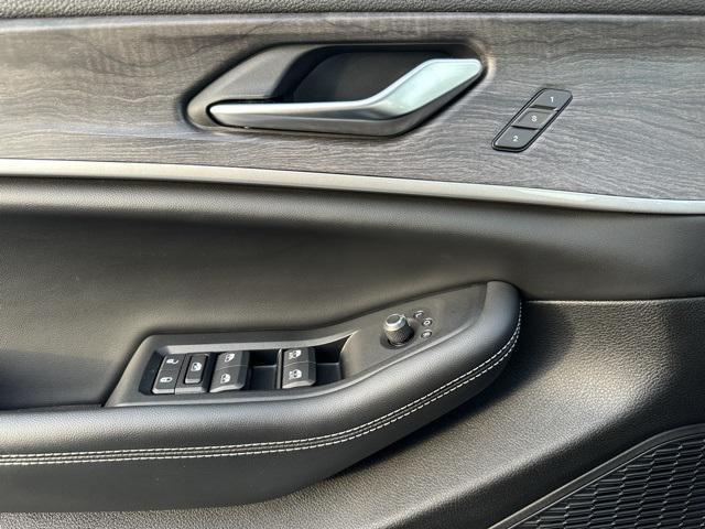 used 2023 Jeep Grand Cherokee L car, priced at $31,997