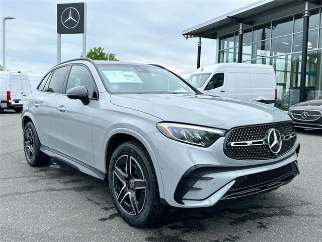 new 2025 Mercedes-Benz GLC 300 car, priced at $62,200