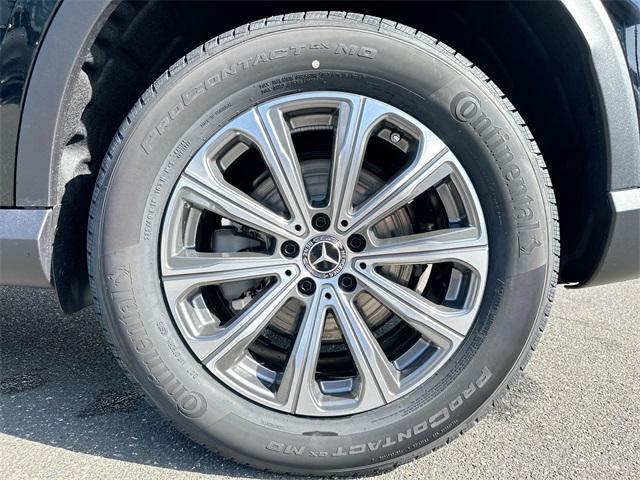 new 2025 Mercedes-Benz GLC 300 car, priced at $54,150