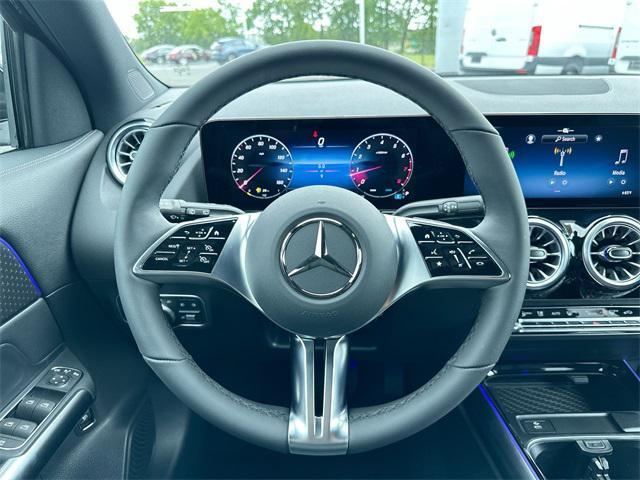 new 2025 Mercedes-Benz GLA 250 car, priced at $47,295