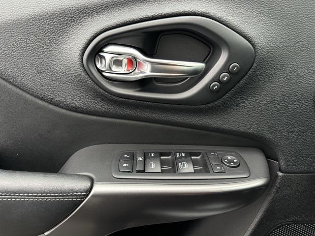 used 2019 Jeep Cherokee car, priced at $18,884