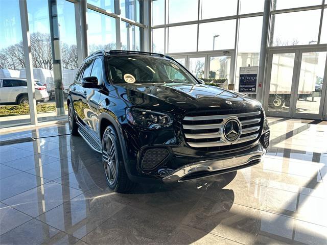 new 2025 Mercedes-Benz GLS 450 car, priced at $92,510