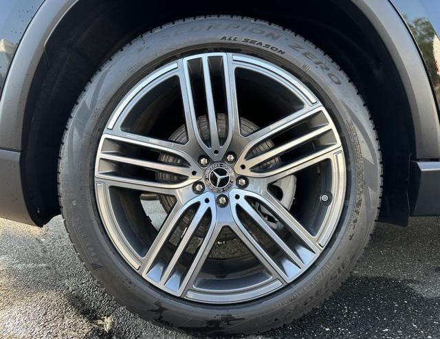new 2025 Mercedes-Benz GLS 450 car, priced at $92,275