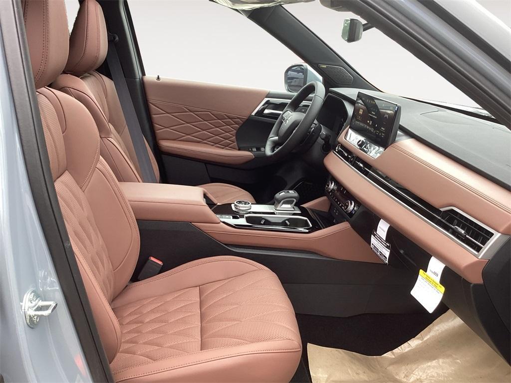 new 2025 Mitsubishi Outlander car, priced at $42,125