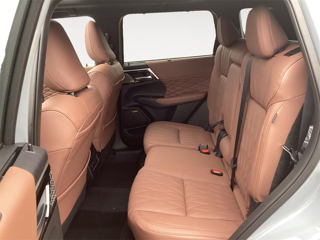 new 2025 Mitsubishi Outlander car, priced at $42,125