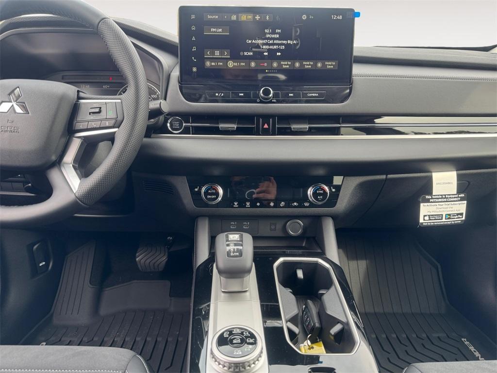 new 2025 Mitsubishi Outlander car, priced at $33,999