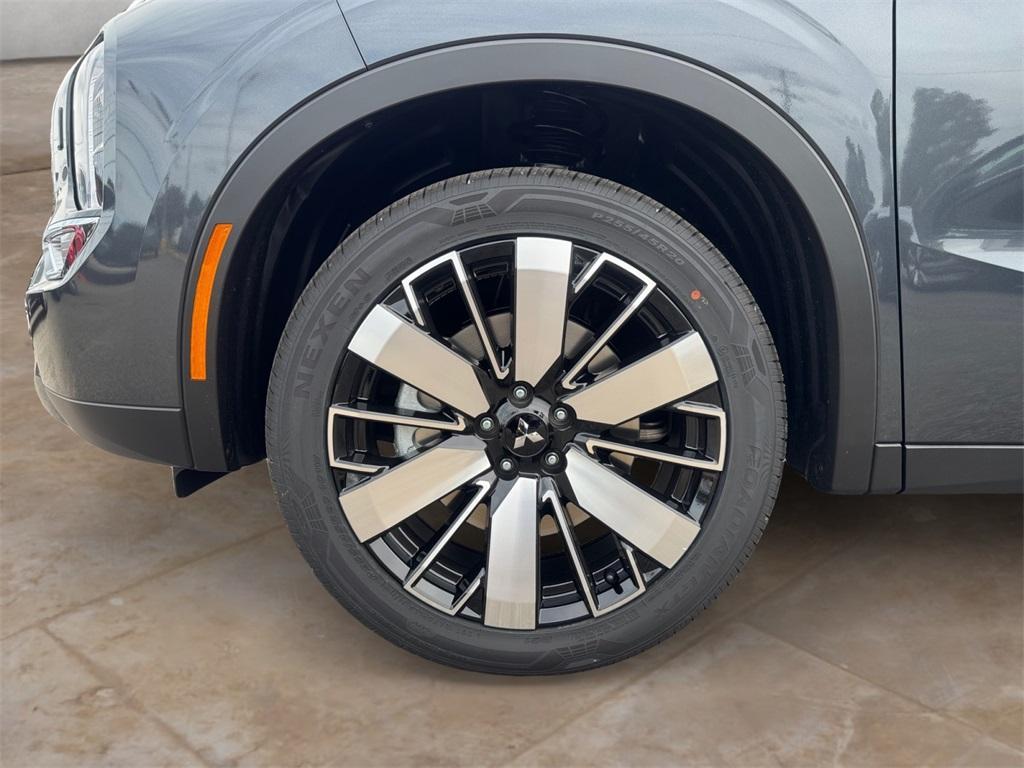 new 2025 Mitsubishi Outlander car, priced at $33,999