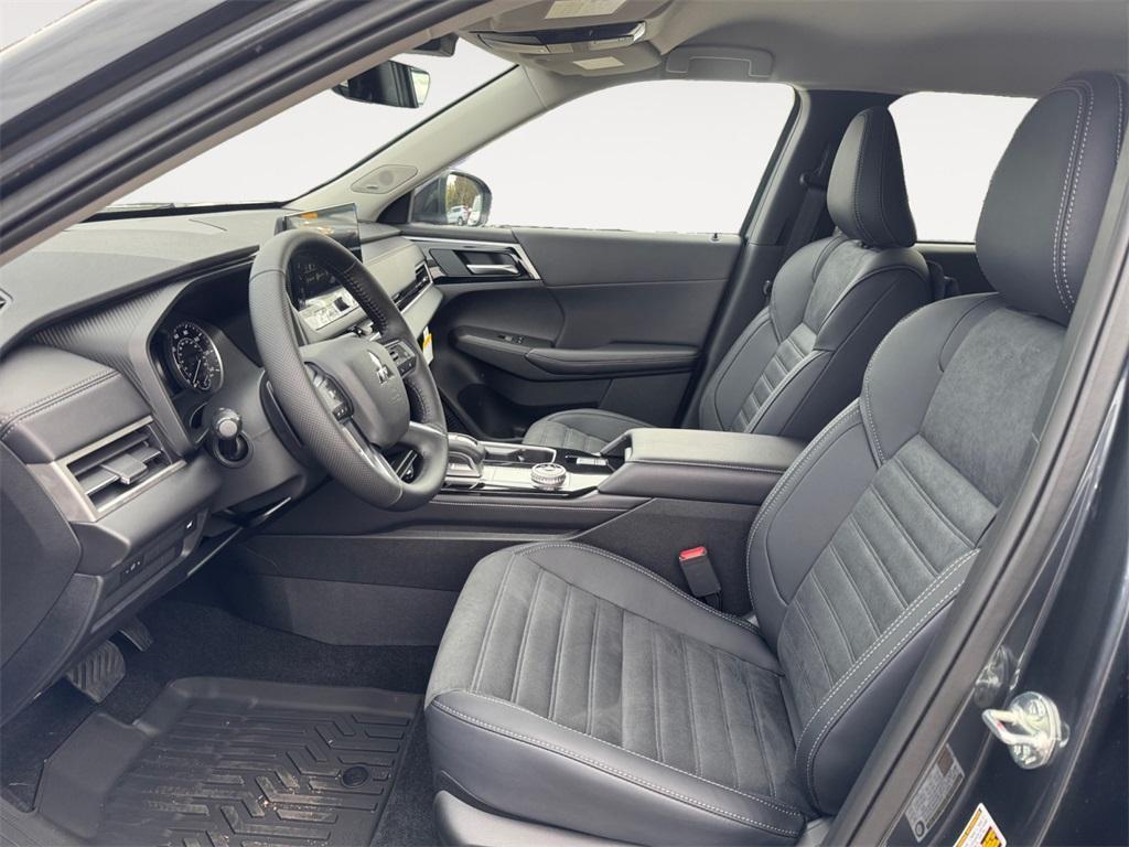 new 2025 Mitsubishi Outlander car, priced at $33,999