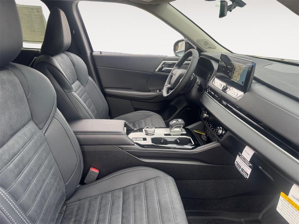 new 2025 Mitsubishi Outlander car, priced at $33,999