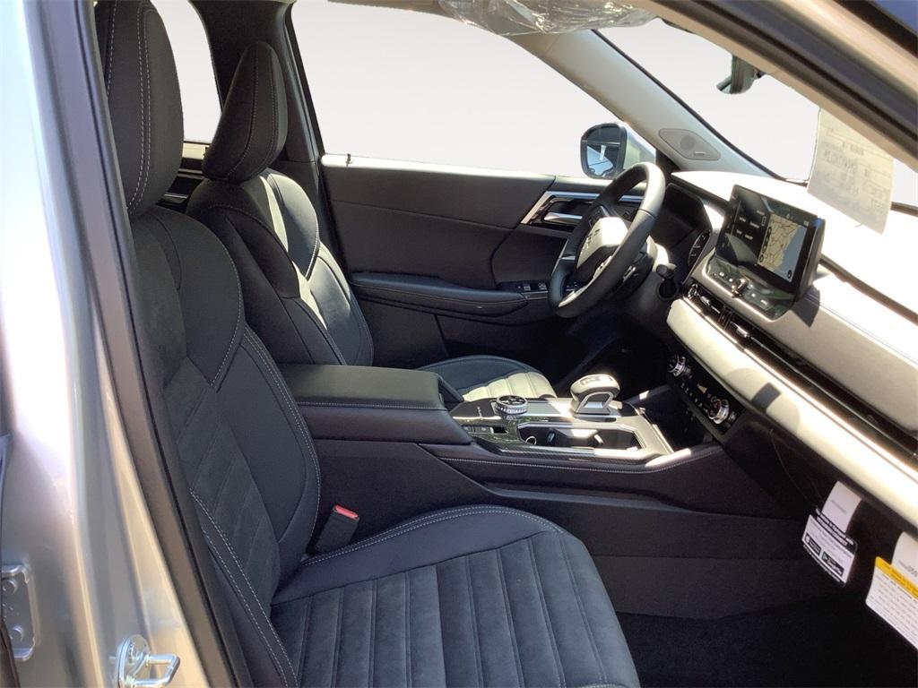 new 2025 Mitsubishi Outlander car, priced at $35,970