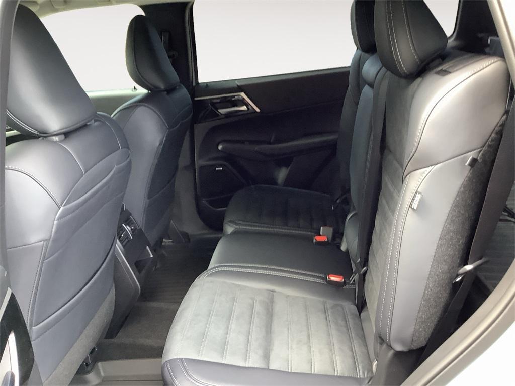 new 2025 Mitsubishi Outlander car, priced at $37,965