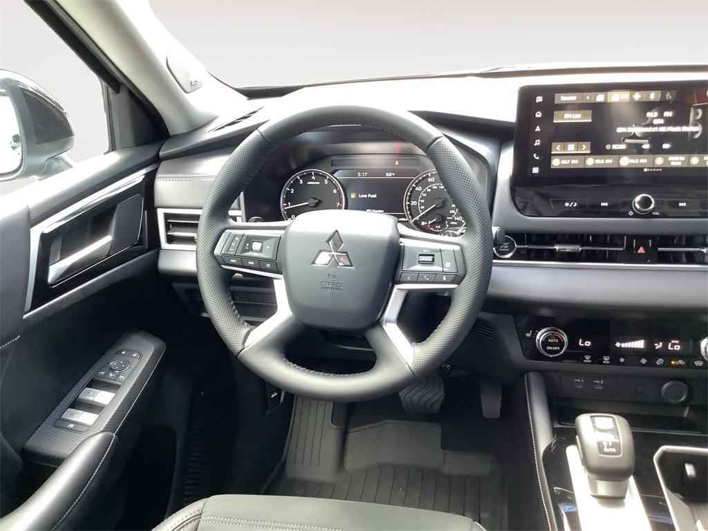 new 2025 Mitsubishi Outlander car, priced at $37,965