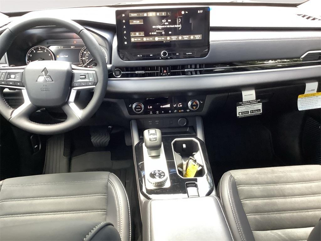 new 2025 Mitsubishi Outlander car, priced at $37,965