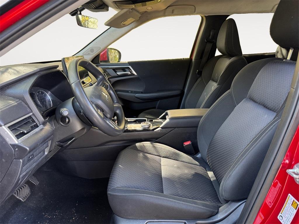 used 2025 Mitsubishi Outlander car, priced at $27,357
