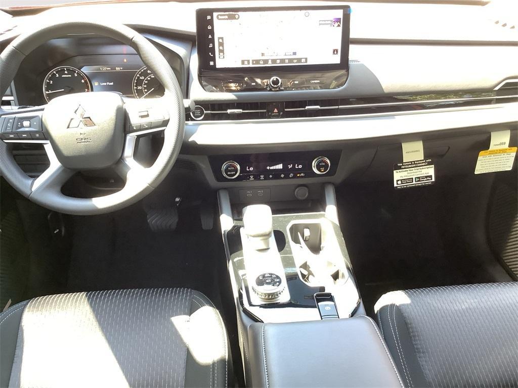 new 2025 Mitsubishi Outlander car, priced at $33,195